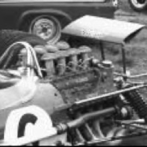 Le petit aileron que Jim a demandé à ses mécaniciens de greffer sur sa monoplace au grand dam de Colin Chapam !!!